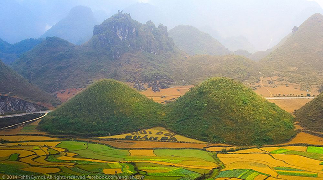 From a distance, Quan Ba Twin Mountain looks like two cherries as an art of nature. 